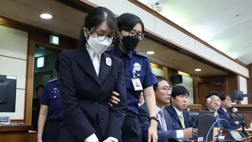 السيدة الأولى السابقة خلال مثولها أمام المحكمة