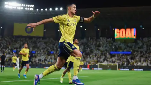 رونالدو في مبار اة النصر والنجمة 