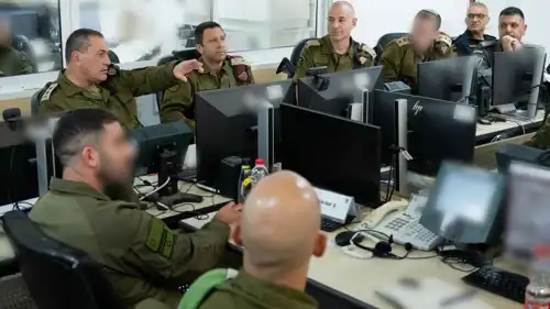 رئيس الأركان زامير خلال اجتماع مع قادة الجيش