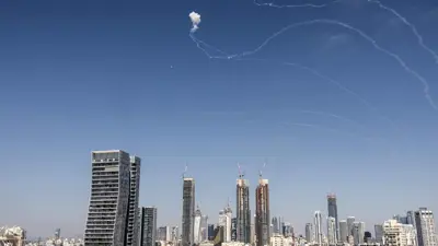 صواريخ إيرانية فوق تل أبيب