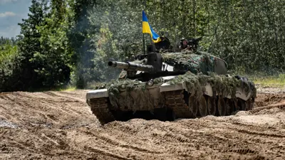 دبابات تشالنجر2 البريطانية في كورسك