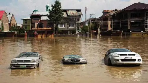 فيضانات سابقة في إحدى مناطق كشمير الهندية 