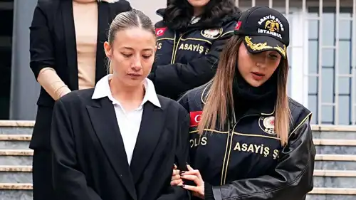 خلال توقيف المغنية ألينا كالايجي أوغلو