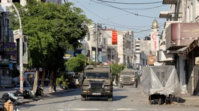 مركبات عسكرية إسرائيلية في جنين بالضفة الغربية