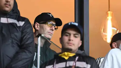 زين الدين زيدان كان حاضرا لمتابعة نجله مع الجزائر