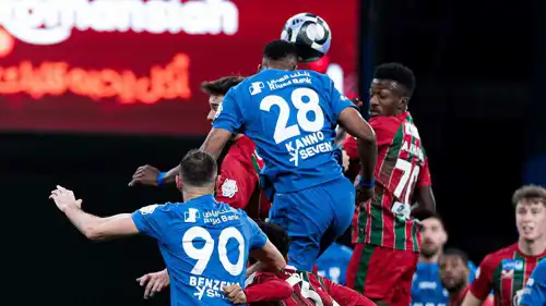 محمد كنو يحرز الهدف الأول للهلال في شباك الاتفاق