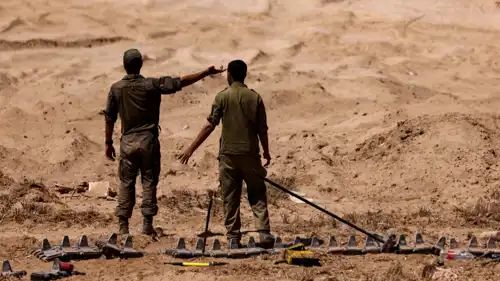 جنديان إسرائيليان في محيط قطاع غزة