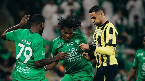 من مباراة الأهلي والاتحاد في دوري روشن