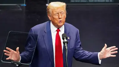 دونالد ترامب خلال كلمته ضمن التجمع الانتخابي في سافانا