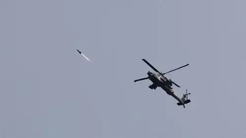 أطلقت مروحية أباتشي إسرائيلية ذخيرة باتجاه لبنان