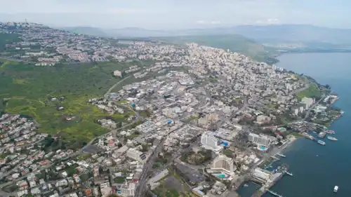 مدينة طبريا وبحيرتها من الجو