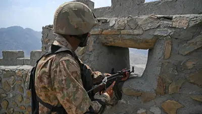 جندي من الجيش الباكستاني 