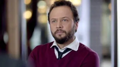 الفنان السوري مكسيم خليل 