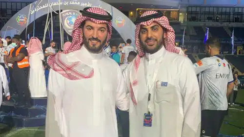 حمد المالك بجانب فهد بن نافل