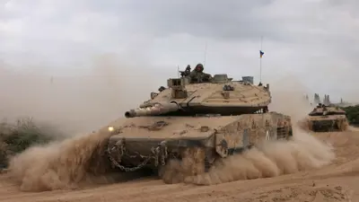 دبابة تابعة للجيش الإسرائيلي بالقرب من قطاع غزة