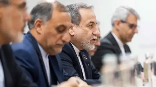 عراقجي أثناء المفاوضات