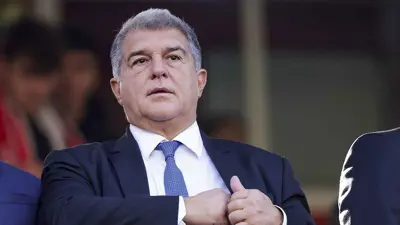 خوان لابورتا رئيس نادي برشلونة