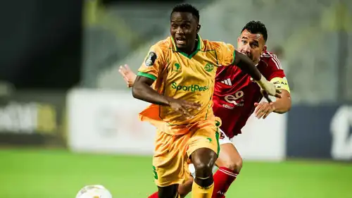 تريزيغيه في مباراة الأهلي ضد يانغ أفريكانز بدوري أبطال إفريقيا