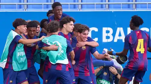 لاعبو فريق الشباب في برشلونة