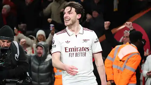 آرسنال يتقدم مؤقتا بست نقاط