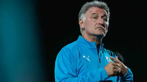 كريستوف غالتييه مدرب نادي نيوم