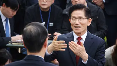 وزير العمل السابق كيم مون سو 