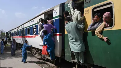 قطار ركاب في باكستان