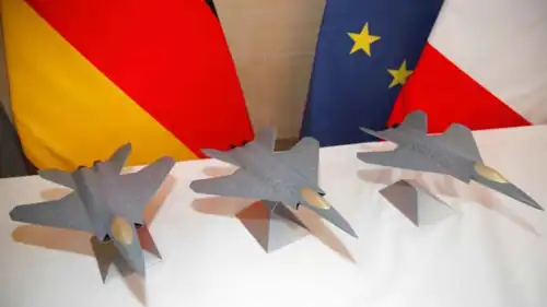 نموذج مصغر للطائرات الحربية المتشركة