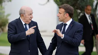 الرئيسان الفرنسي والجزائري