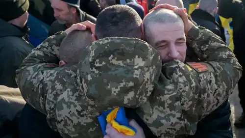 أسرى أوكران مفرج عنهم في وقت سابق