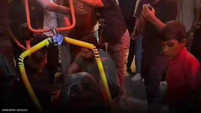 فيديو يهز العراق..شاب يصارع الموت بعد سقوطه من تلفريك