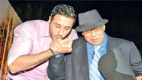 أحمد برفقة والده صلاح السعدني