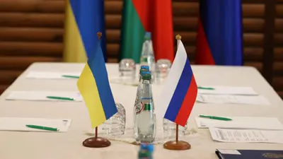 العلمان الروسي والأوكراني