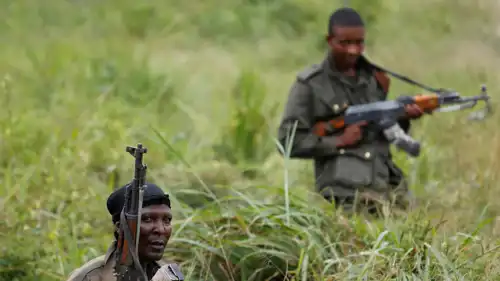 جنديان من القوات المسلحة لجمهورية الكونغو الديمقراطية