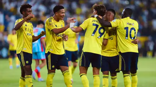 لاعبو النصر في مباراة الرياض