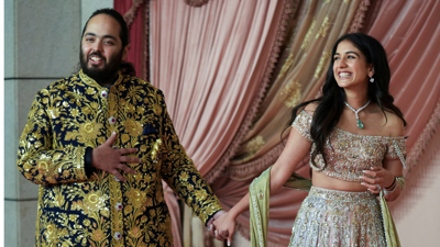 أنانت أمباني وزوجته