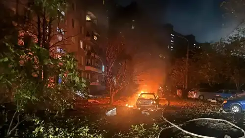 النيران تشتعل في موقع هجوم على زابوريجيا