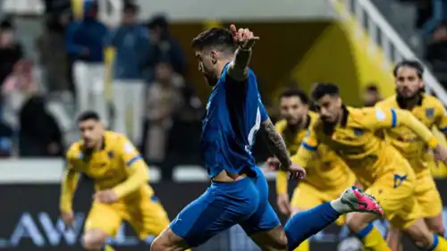 ضربة جزاء الهلال في مباراة التعاون بالدوري السعودي