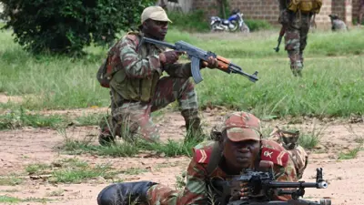 أفراد من الجيش البنيني