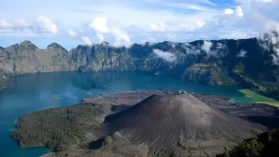 جبل رينجاني، إندونيسيا