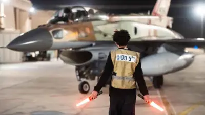 مقاتلة إسرائيلية تستعد للمشاركة في الهجوم على إيران 