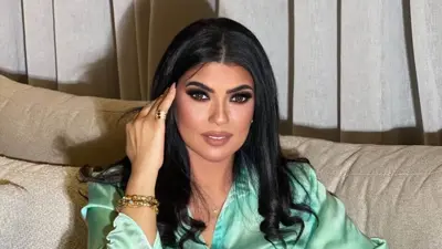الفنانة عزة مجاهد
