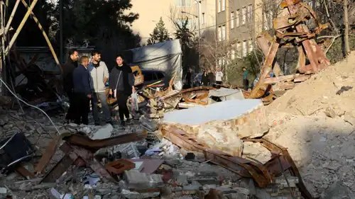  آثار دمار في العاصمة طهران نتيجة الغارات 