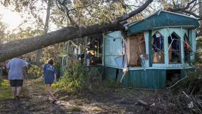 آثار مدمرة للعاصفة هيلين في ولاية فلوريدا