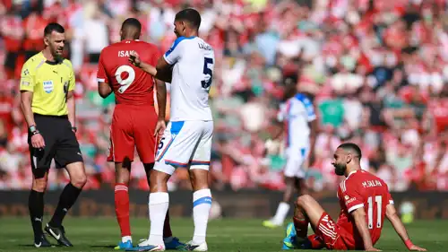 حكم مباراة ليفربول وكريستال بالاس