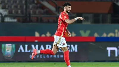 وسام أبو علي يحتفل بأهدافه في شباك سيراميكا