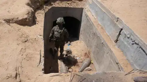 صورة قال الجيش الإسرائيلي إنها لبوابة نفق في غزة