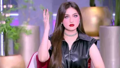 الإعلامية ياسمين عز