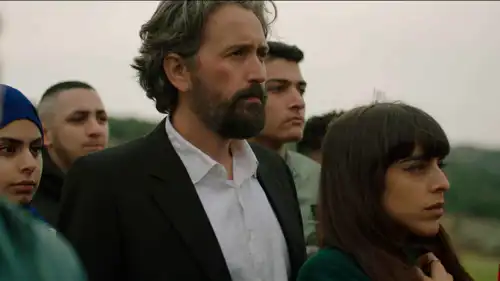 المخرج الفلسطيني أليكس بكري في الوسط