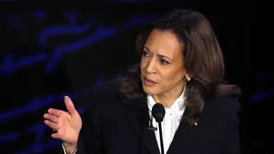 هاريس خلال المناظرة